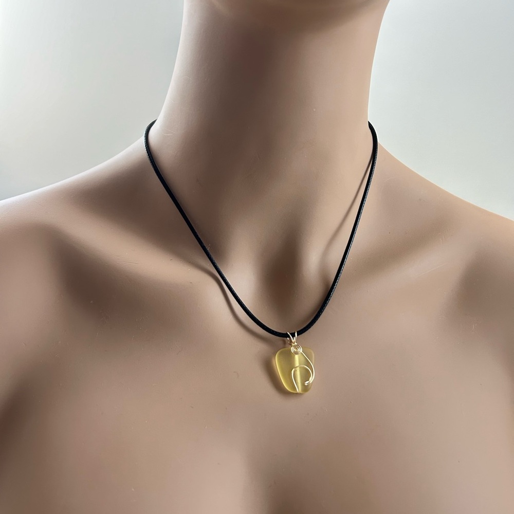 Summer Yellow Sea glass Wave Wirework Necklace with Black Cord - Picture 5 of 5